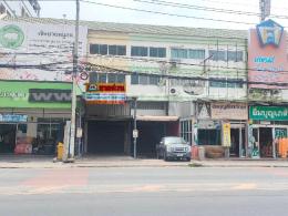 อาคารพาณิชย์ 3.5 ชั้น ถ.วัดลาดปลาดุก บางบัวทอง