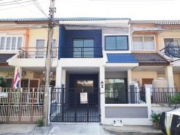 ขายราคาพิเศษ ทาวน์เฮ้าส์ 2 ชั้น หมู่บ้านสถาพร ขนาด 22.5 ตร.ว. 3นอน 2น้ำ โครงการติดถนนใหญ่ บ้านหน้ากว้าง ตกแต่งพรีเมี่ยม พร้อมเข้าอยู่ได้ทันที [รังสิต-คลอง3]